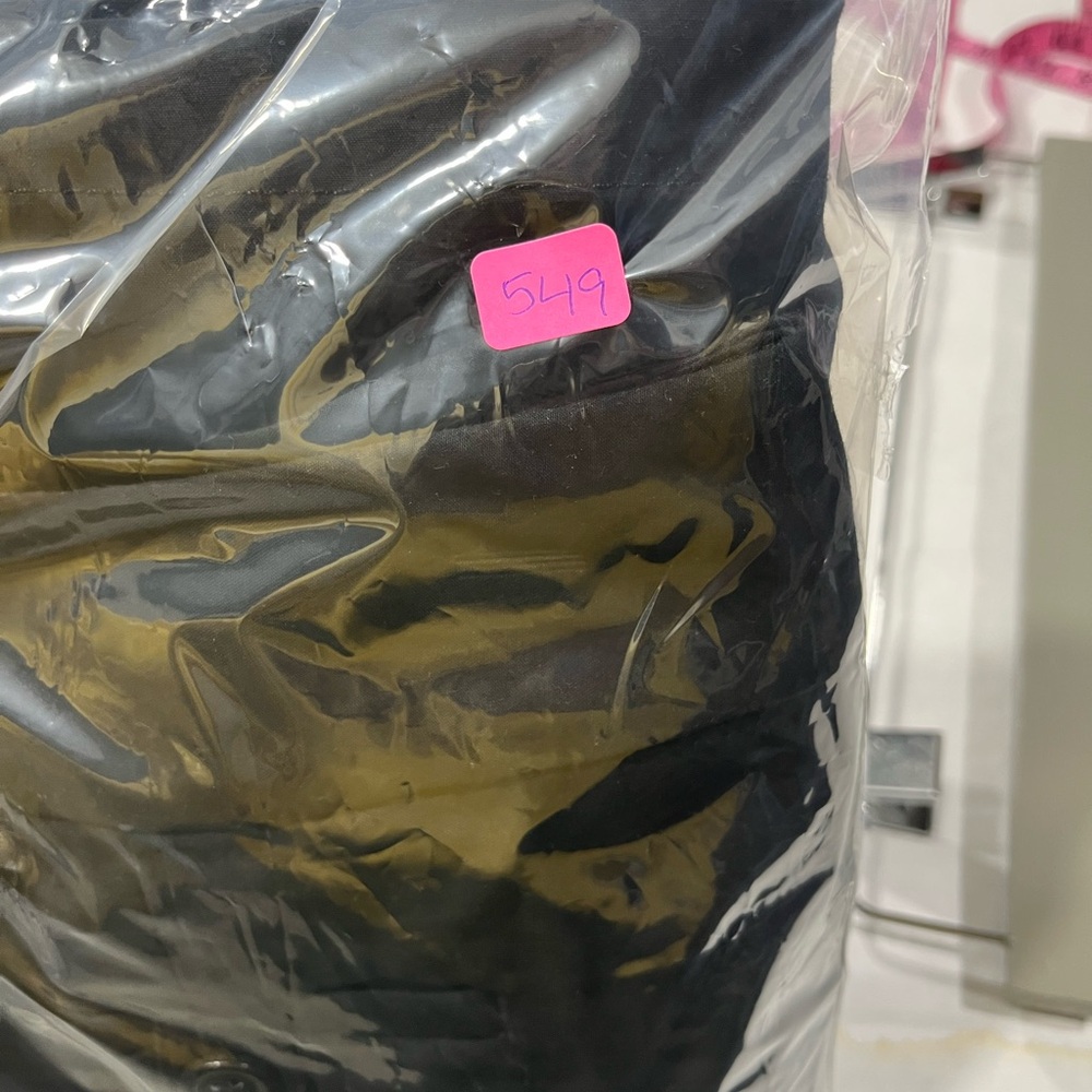 ANN TAYLOR SIGNATURE BLACK SHORTS - Picture 12 of 12